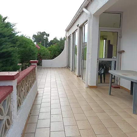 בית נופש T5 House With Garden By The Sea